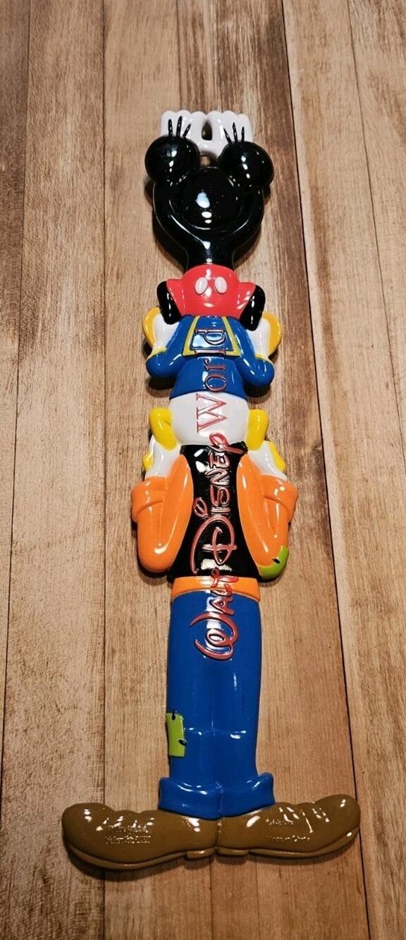 Back Scratcher Disneyworld Mickey Mouse Donald Goofy 15" Vintage
